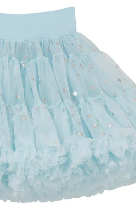 Falda de tul azul claro con estrellas plateadas y volantes, perfecta para niñas.