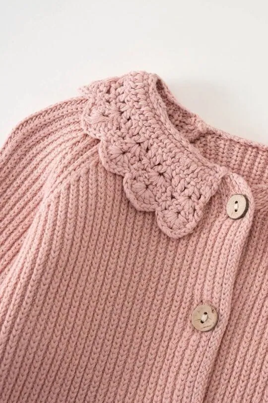 suéter de color rosa de niña cardigan w botones detalle superior