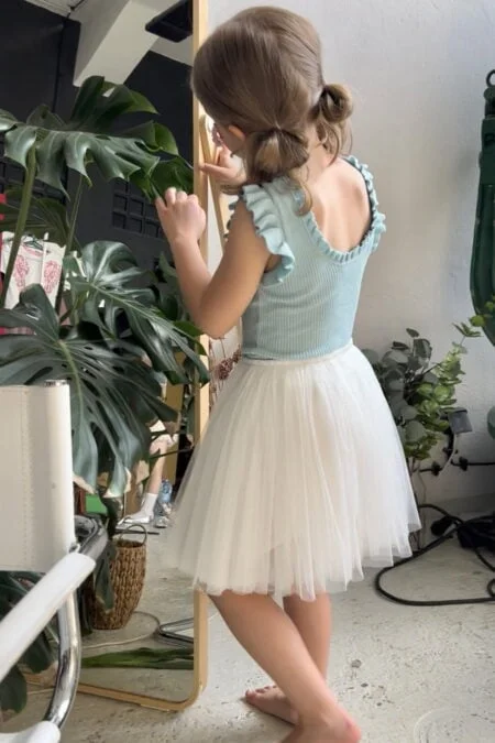 How to wear white tulle skirt best sale