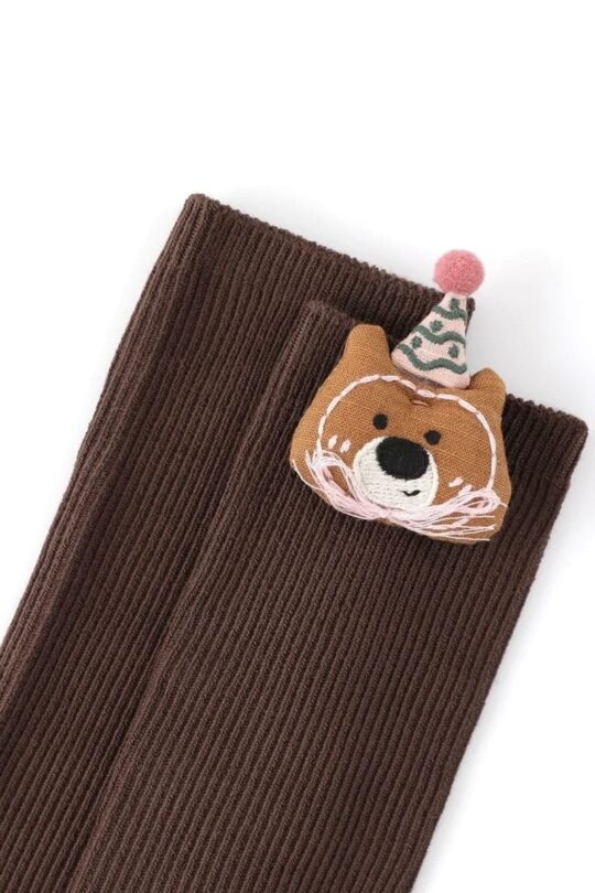 bear-socks-brown-detail